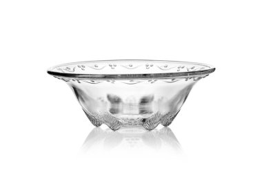 Salata kasesi, cam kase, beyaz arka planda, yansımalı.