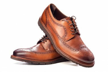 Müfettiş çizmeleri, kahverengi, düz tabanlı, beyaz arka planda.