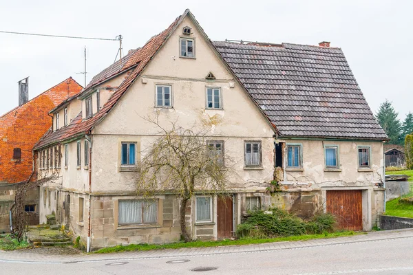 Vervallen oude boerderij — Stockfoto