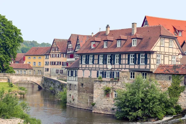 Uitzicht op de stad van een stad genaamd Schwaebisch Hall in Zuid-Duitsland — Stockfoto