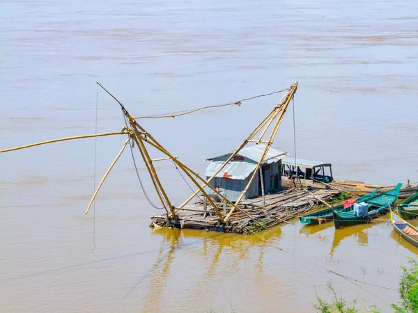 Barco de pesca en el río Mekong — Foto de Stock