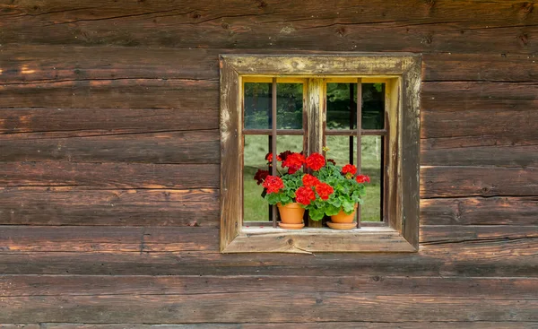 Fenêtre Dans Une Maison Rustique Bois Brun Façade — Photo