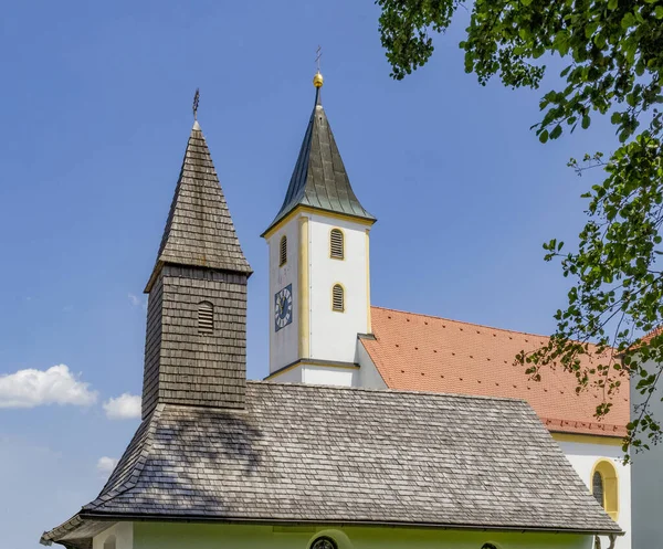 Słoneczne Podświetlane Wieże Widziane Bawarii Okresie Letnim — Zdjęcie stockowe