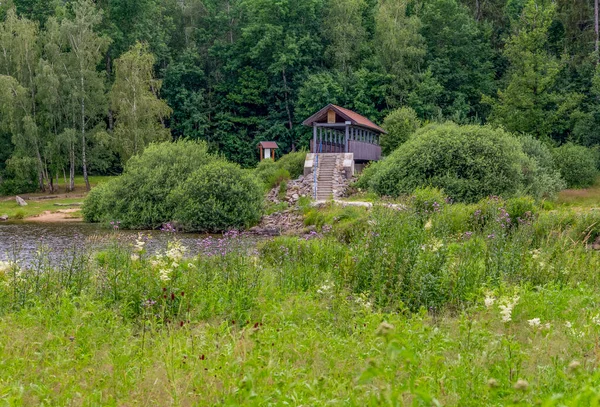 Idyllic Waterside Scenery Including Roofed Bridge Wiesenfelden Bavarian Forest Summer — Stock Photo, Image