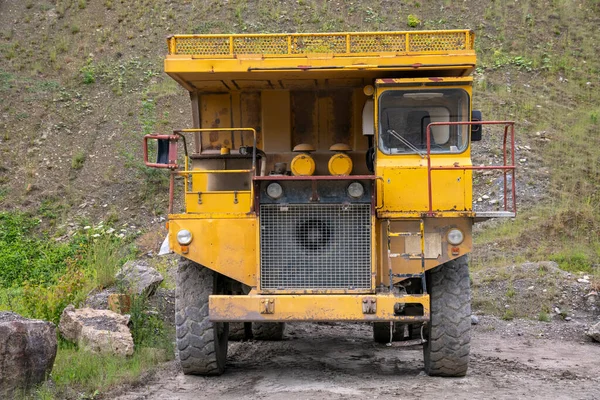 Yellow Haul Truck Quarry Summer Time — Stock Photo, Image