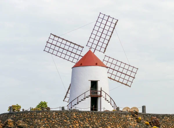 Weiße Windmühle Auf Lanzarote Einer Insel Der Kanarischen Inseln Atlantik — Stockfoto