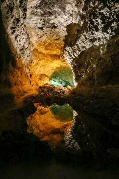 Jameos Del Aqua Osvětlená Jeskyně Lanzarote Ostrově Kanárských Ostrovů Atlantském — Stock fotografie