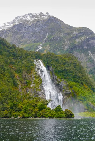 Водоспад Навколо Протоки Мілфорд Південному Острові Нової Зеландії — стокове фото