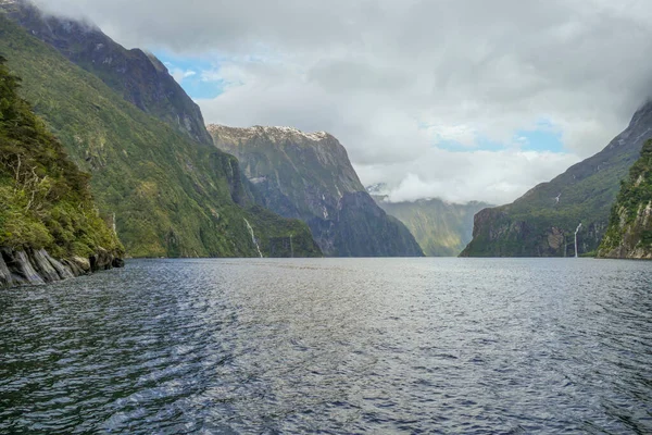 Natuurlijke Omgeving Rond Milford Sound Het Zuidereiland Van Nieuw Zeeland — Stockfoto