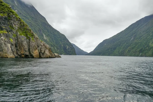 Natuurlijke Omgeving Rond Milford Sound Het Zuidereiland Van Nieuw Zeeland — Stockfoto