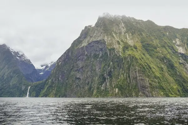 Přírodní Scenérie Kolem Milford Sound Jižním Ostrově Nového Zélandu — Stock fotografie