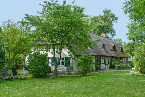 Idyllic Traditional House Schaprode Municipality Vorpommern Ruegen District Mecklenburg Vorpommern — Stock Photo, Image