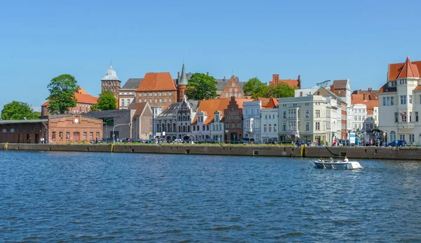 Paisaje Junto Agua Ciudad Hanseática Luebeck Una Ciudad Norte Alemania —  Fotos de Stock