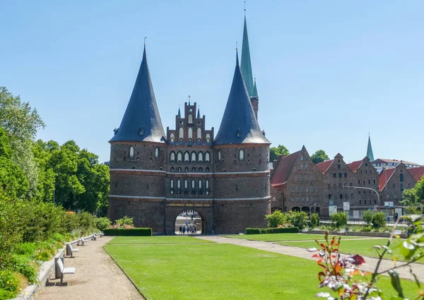 Luebeck Teki Holsten Kapısı Nın Çevresindeki Manzara Kuzey Almanya Hanseatic — Stok fotoğraf