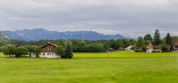 ドイツ スワビアのアルゲウ地方の牧歌的な風景 — ストック写真