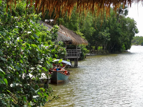 Paisaje junto al río en Camboya — Foto de Stock