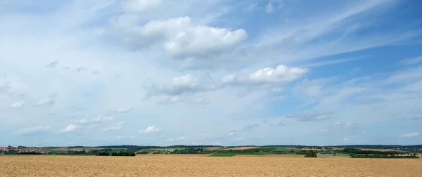 Сельский панорамный пейзаж в Южной Германии — стоковое фото