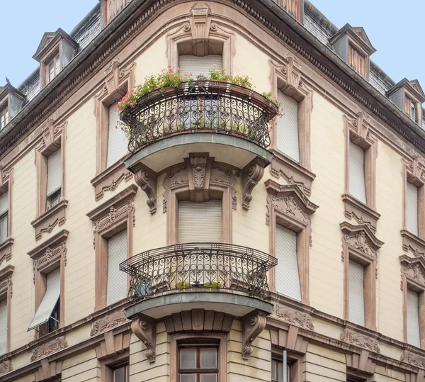 Corner house in Colmar — Stock Photo, Image