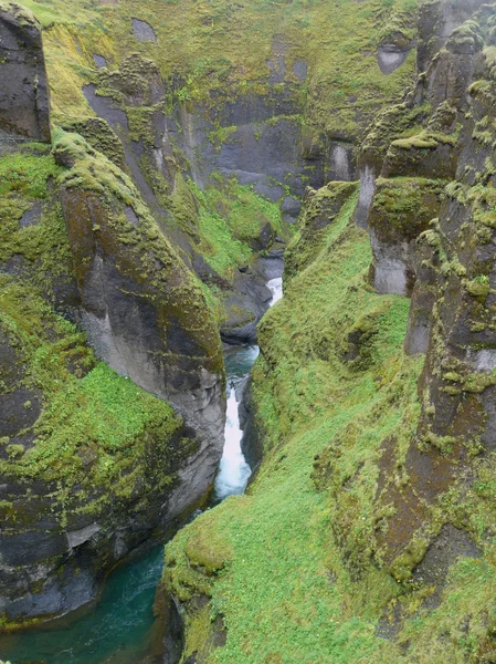 Річка в Ісландії — стокове фото