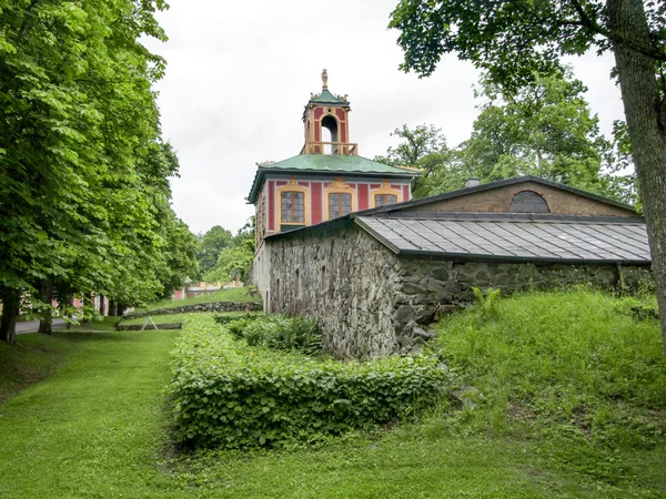 Hrad s názvem Drottningholmský palác nedaleko Stockholmu ve Švédsku — Stock fotografie