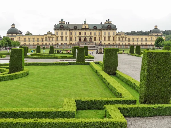 Zamek o nazwie pałacu Drottningholm w Sztokholmie w Szwecji — Zdjęcie stockowe