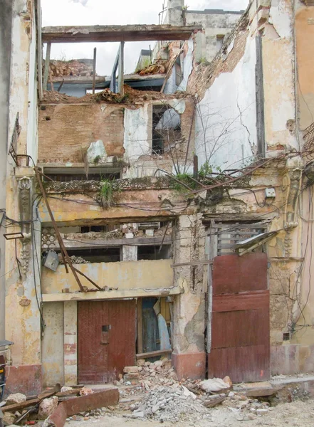 Vervallen huis in Cuba — Stockfoto
