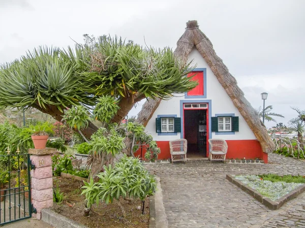 Traditionelles Haus auf Madeira — Stockfoto