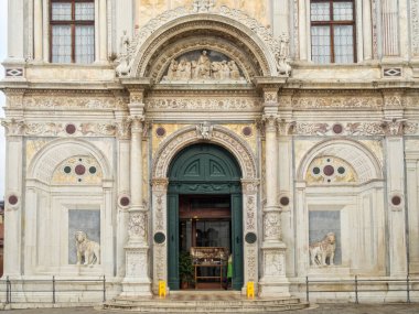 Büyük San Marco Okulu Girişi (Scuola Grande di San Marco) - Venedik, Veneto, İtalya