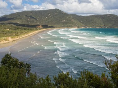 Oberon Körfezi yürüyüş pistinden muhteşem manzara - Wilsons Promontory, Victoria, Avustralya