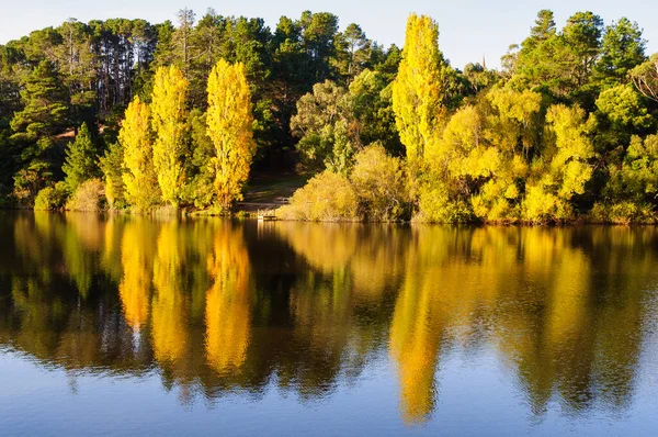 Este Lago Deslumbrante Foi Criado 1929 Pela Construção Muro Barragem — Fotografia de Stock