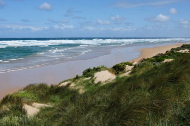 Kilcunda Sörf Sahili manzaralı ve genellikle sessiz bir sörf plajıdır - Kilcunda, Victoria, Avustralya