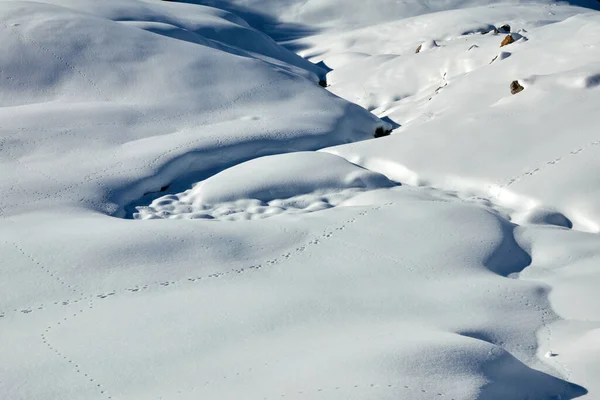 Paisaje Invernal Con Bancos Nieve Día Soleado Después Una Ventisca —  Fotos de Stock