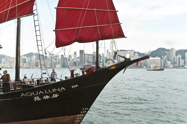 Aqua Luna nevyžádané Harbour Cruise v Hong Kongu — Stock fotografie