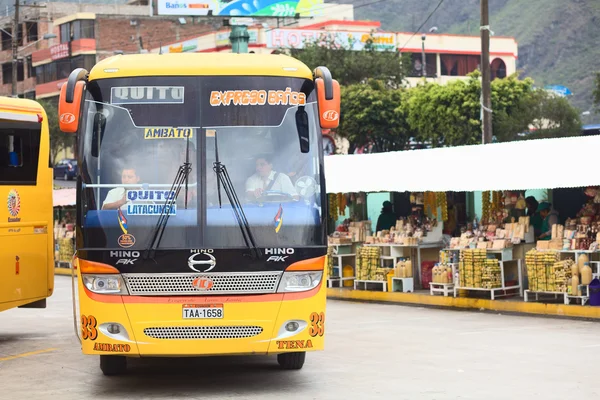 Автобусного терміналу в Банос, Еквадор — стокове фото