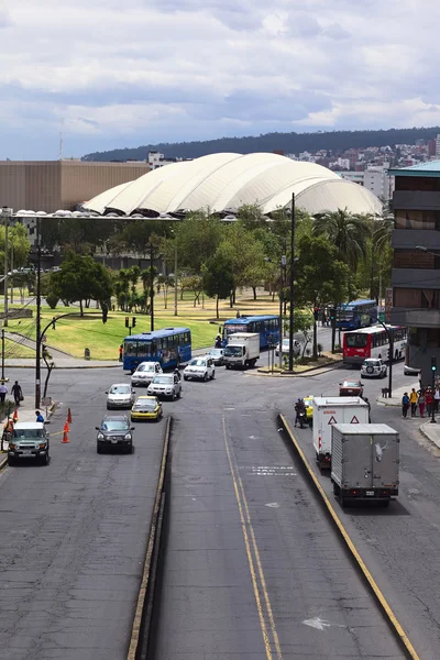 Avenida Gran Colômbia em Quito, Equador — Fotografia de Stock