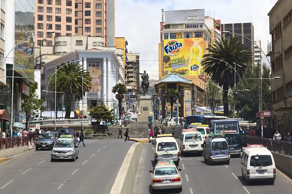 Villazon Avenue et Plaza del Estudiante à La Paz, Bolivie — Photo