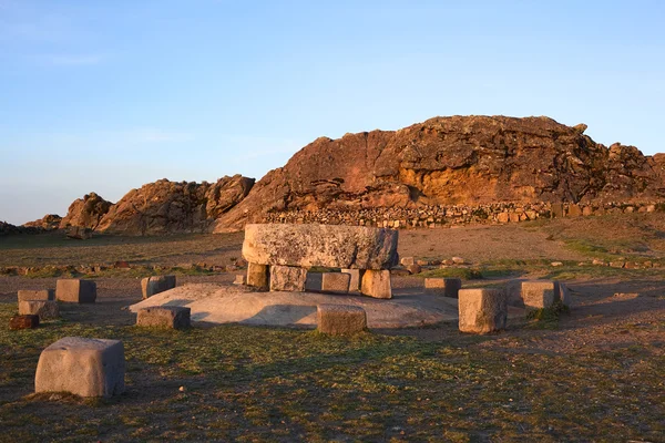 Mesa Ceremonial y Roca del Puma en Isla del Sol en el Lago Titicaca, Bolivia — Foto de Stock