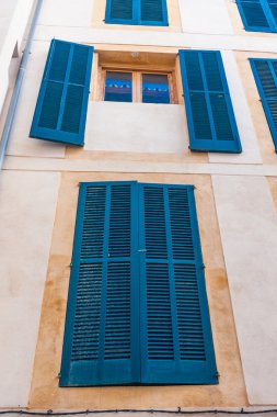Windows mavi çerçeveli