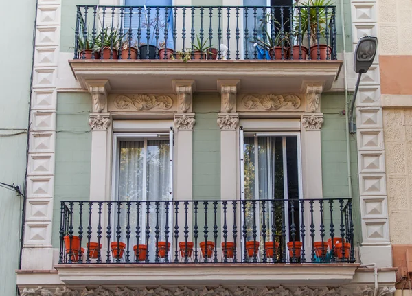 Фасаду будівлі в Барселоні — стокове фото