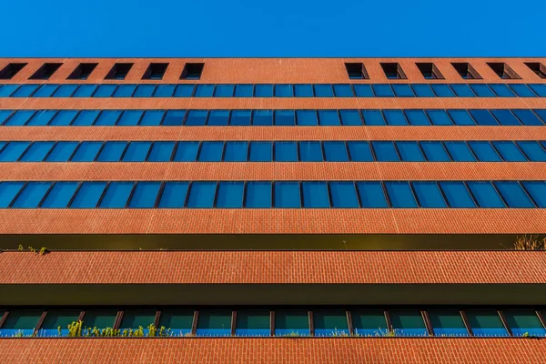 Edificio fachada en Barcelona — Foto de Stock