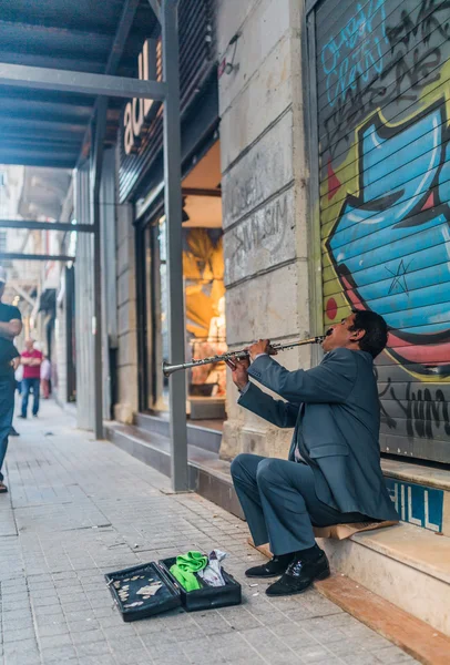 Istanbul'da sokak müzisyeni
