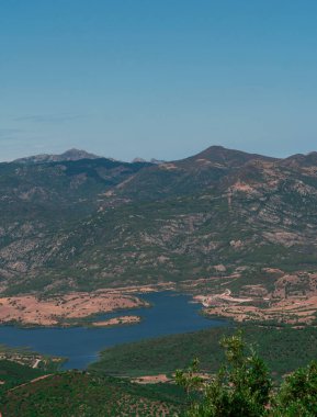 Lod Sardegna manzarası. İtalya 'da. parco della tapilora