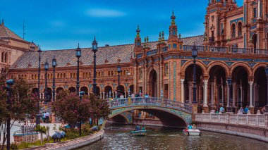 The Plaza de Espana, designed by Anibal Gonzalez