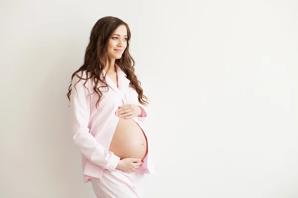 Mujer embarazada encantadora — Foto de Stock