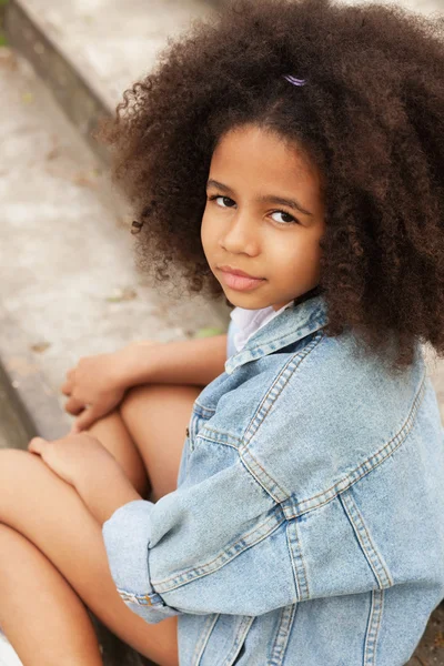 Outdoor portrait of a beautiful little girl — Stock Photo, Image