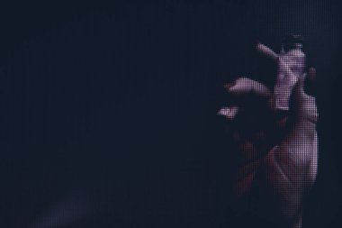 Kadın hücrede el ele tutuşuyor. Makro fotoğrafçılık manzarası. Piksel yakın plan.