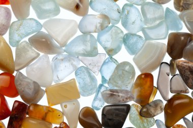 yarı değerli taşlar