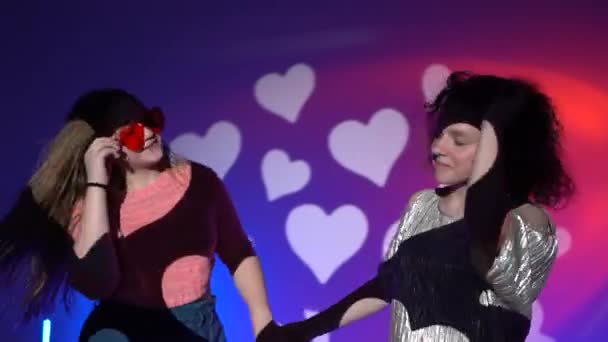 Стоковые Видео Диско Девушки ⬇ Скачать Футажи Диско Девушки.