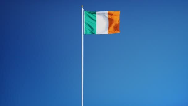 Bandera de Irlanda en cámara lenta perfectamente en bucle con alfa — Vídeo de stock