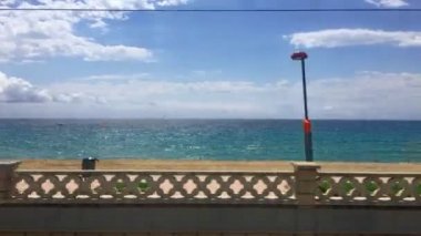 Costa Brava İspanya Catalonya sahil trenin bir görünüm